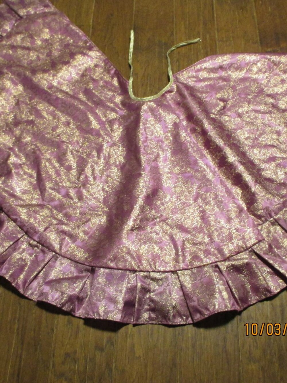 vtg 80s victorian glam christmas Rose pink and gold 48 in tree skirt ruffled edg